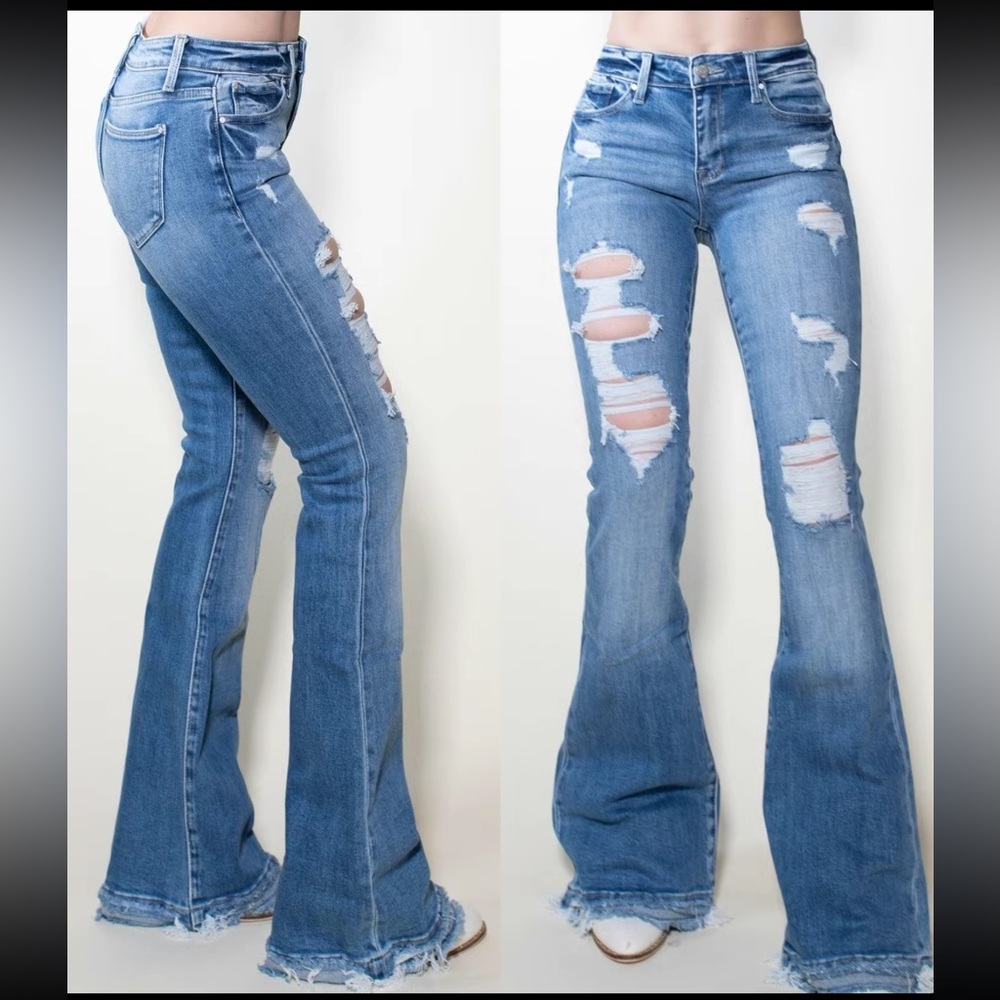 Petra153 NWOT 7/27 Distressed Blue Women's Jeans